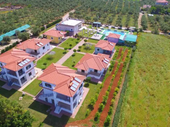 Hotel Of 1000 M² In Peloponnese