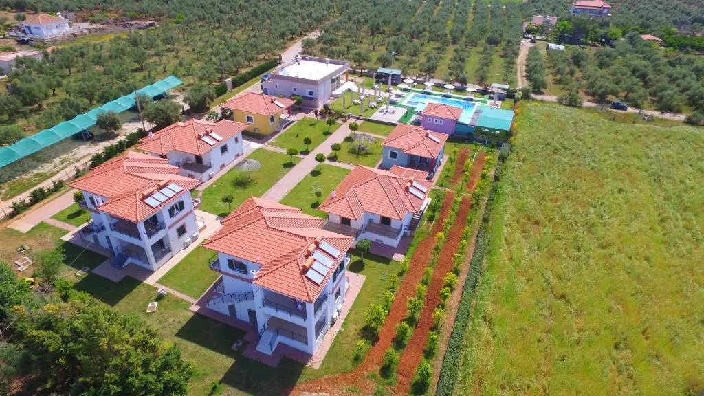 Hotel Of 1000 M² In Peloponnese