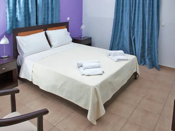Hotel Of 1000 M² In Peloponnese