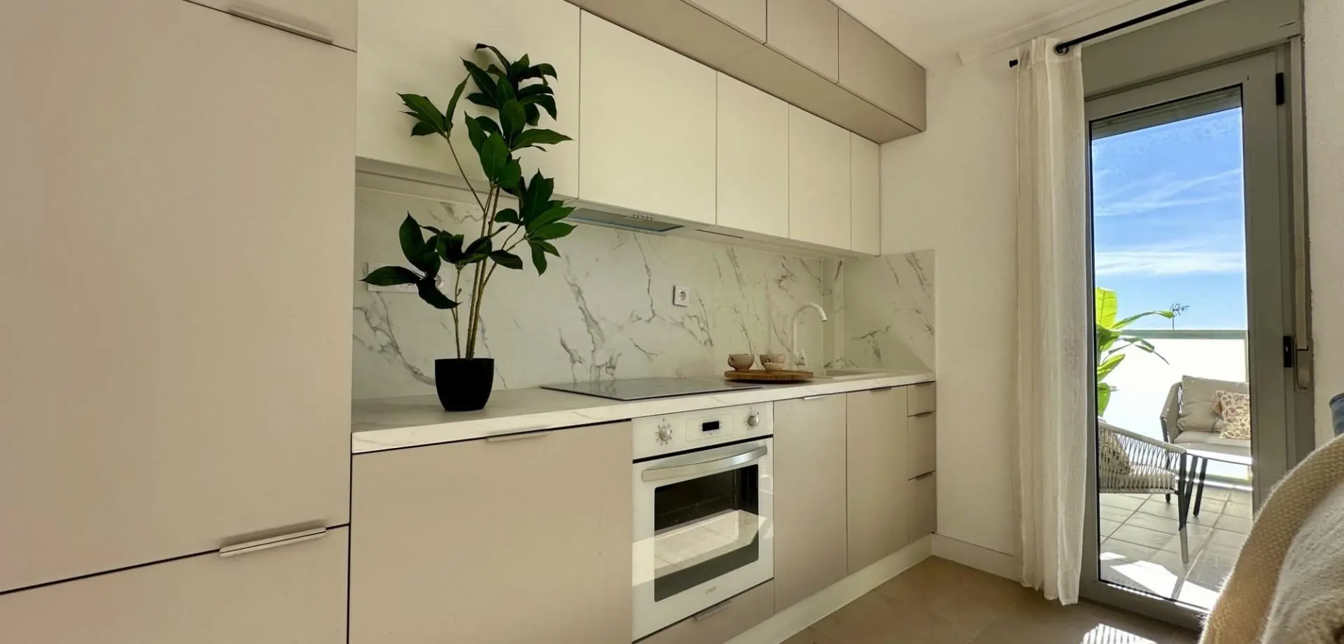 Apartment Of 90 M² In Torrevieja, Spain