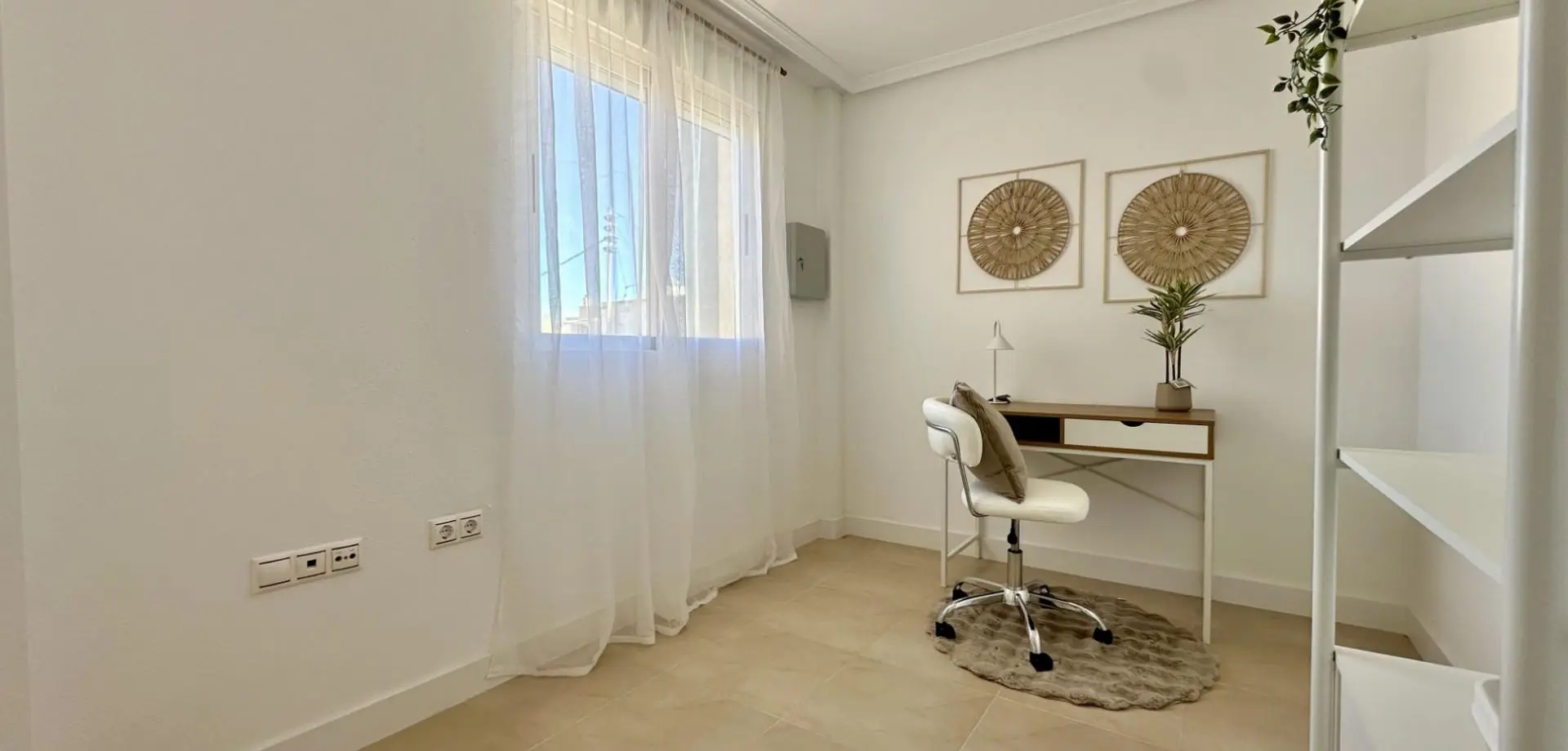 Apartment Of 90 M² In Torrevieja, Spain