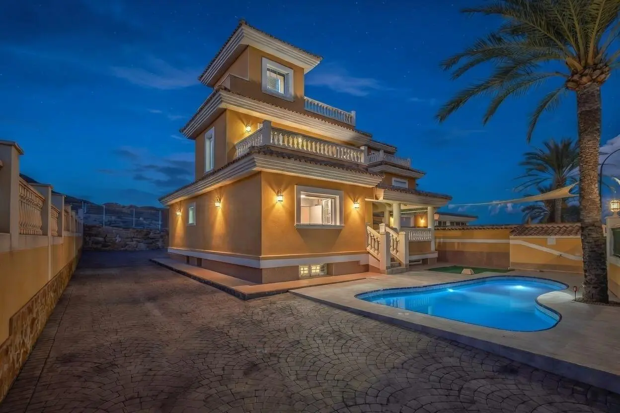 Villa Of 427 M² In El Campello, Spain