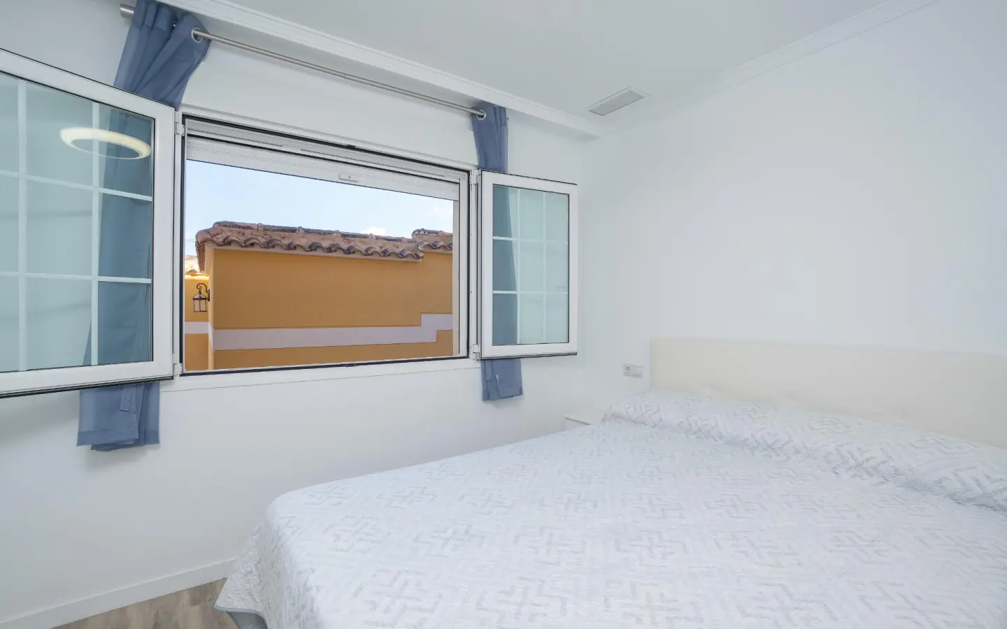 Villa Of 427 M² In El Campello, Spain