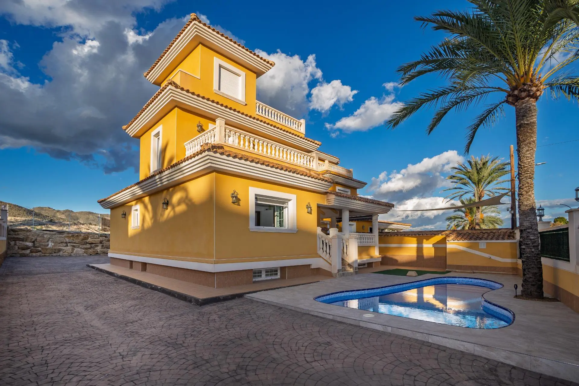 Villa Of 427 M² In El Campello, Spain