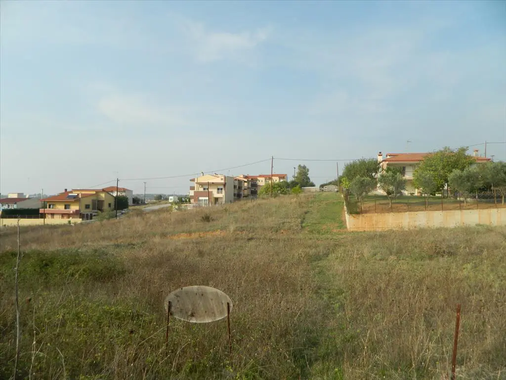 Land Of 300 M² In The Suburbs Of Thessaloniki