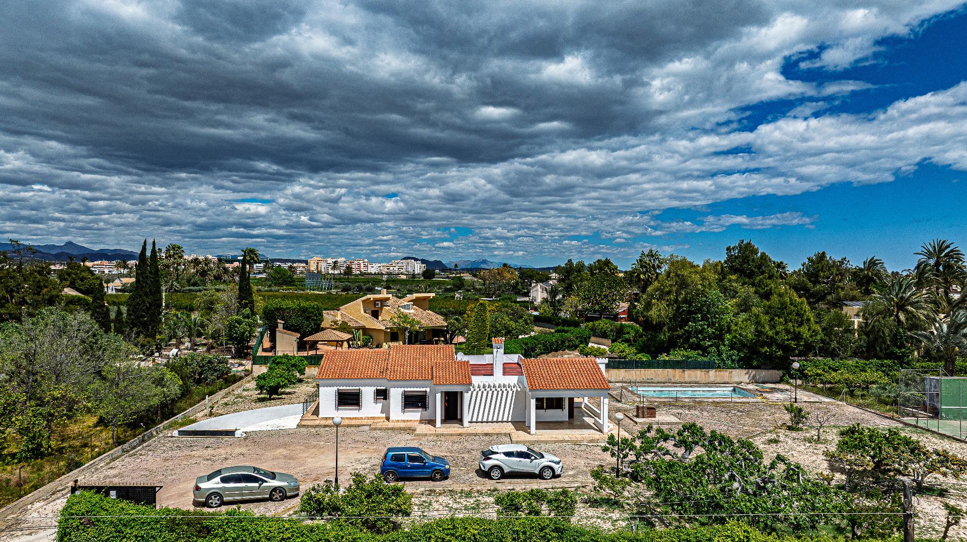 House 288 M² In Elche Pedanias, Spain
