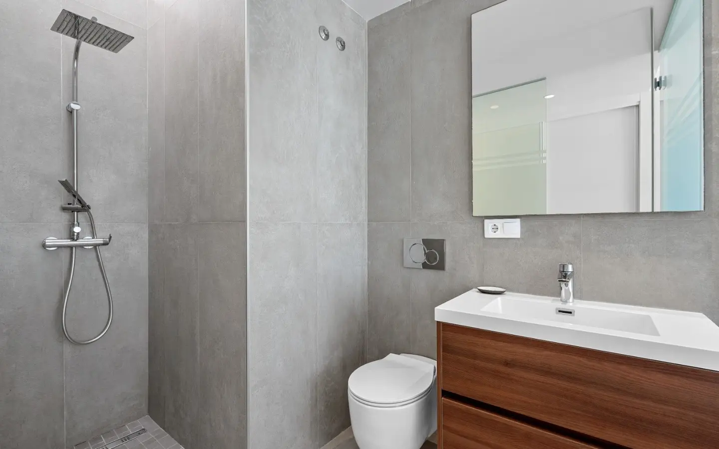 3-bedroom Villa In San Miguel De Salinas, Spain (104 M²)