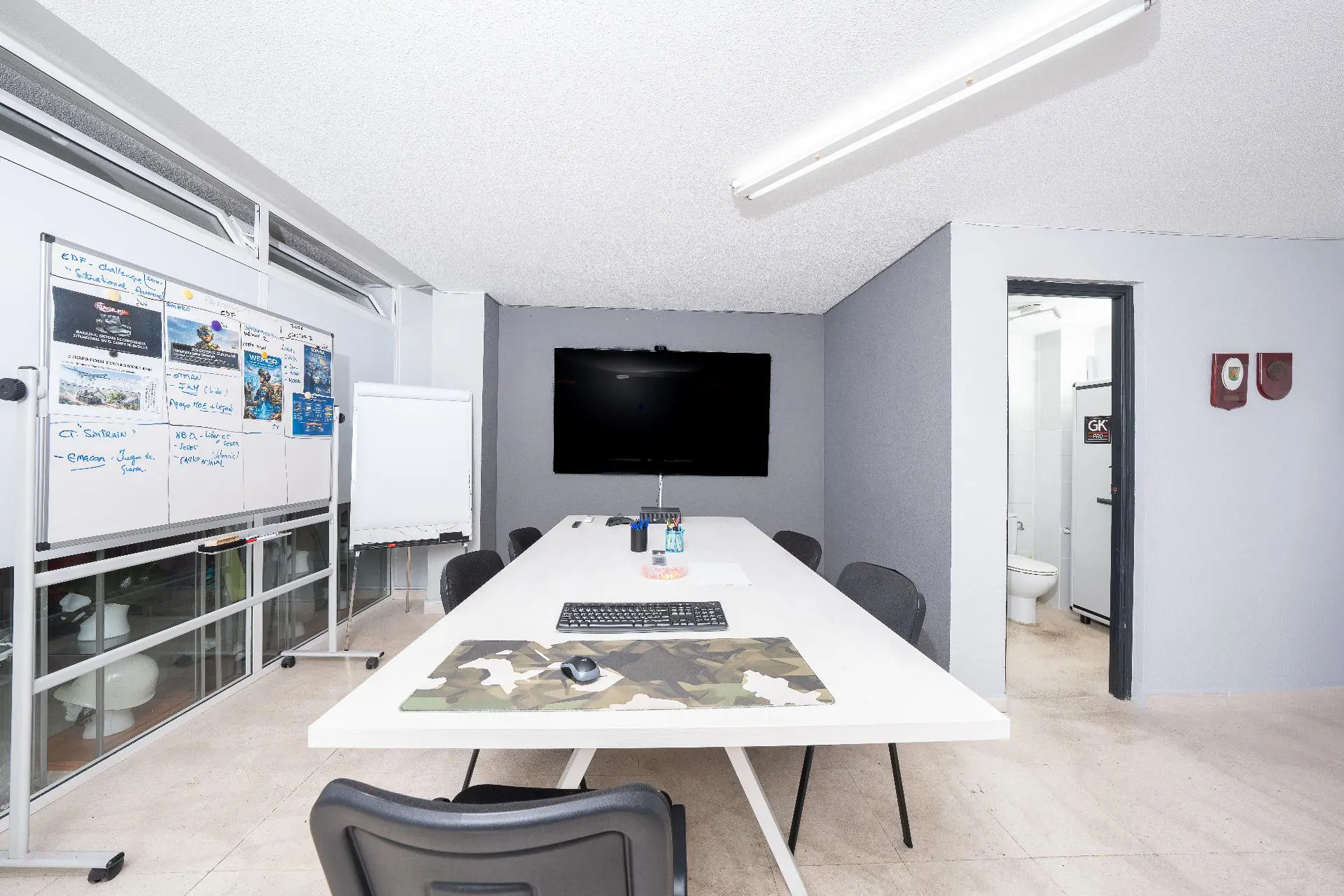 Commercial Unit Of 105 M² In Alicante, Spain