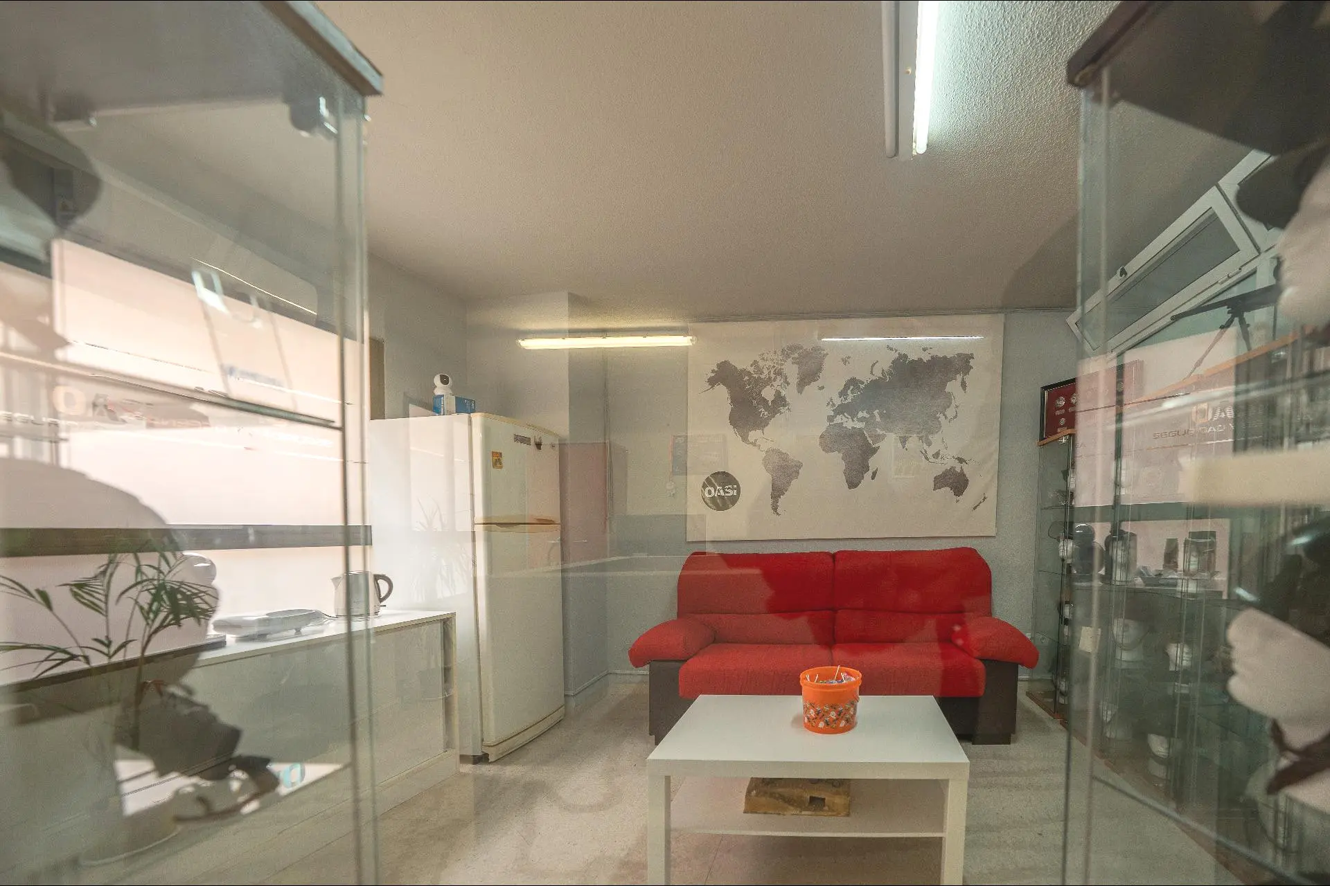 Commercial Unit Of 105 M² In Alicante, Spain
