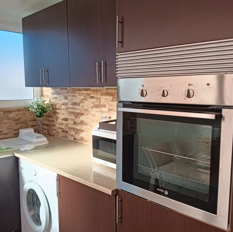 Commercial In L’escala, Spain (121 M²)