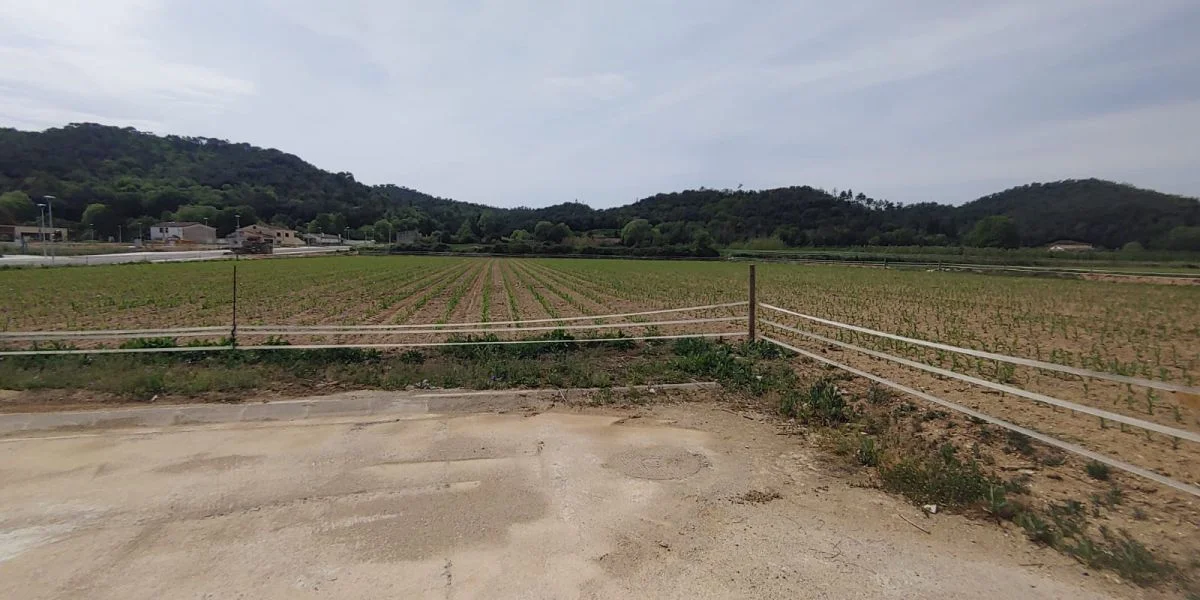 Land Of M² In Bescanó, Spain