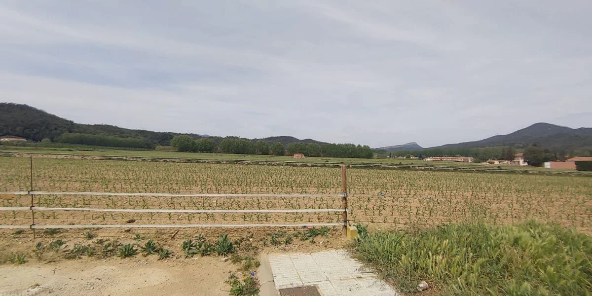Land Of M² In Bescanó, Spain
