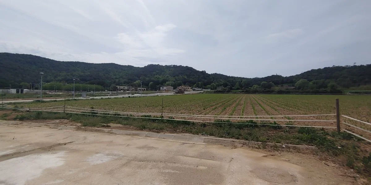 Land Of M² In Bescanó, Spain