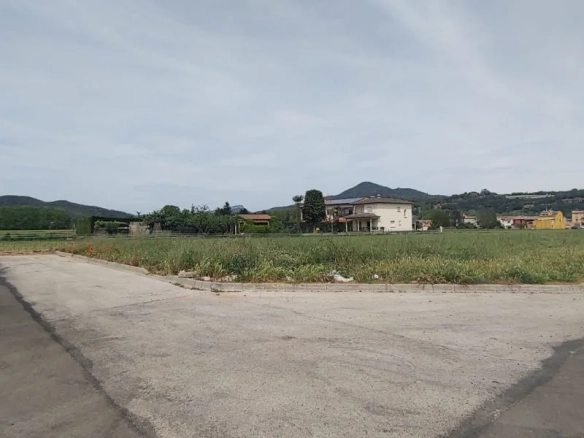 Land In Bescanó, Spain (2.356 M² Plot)