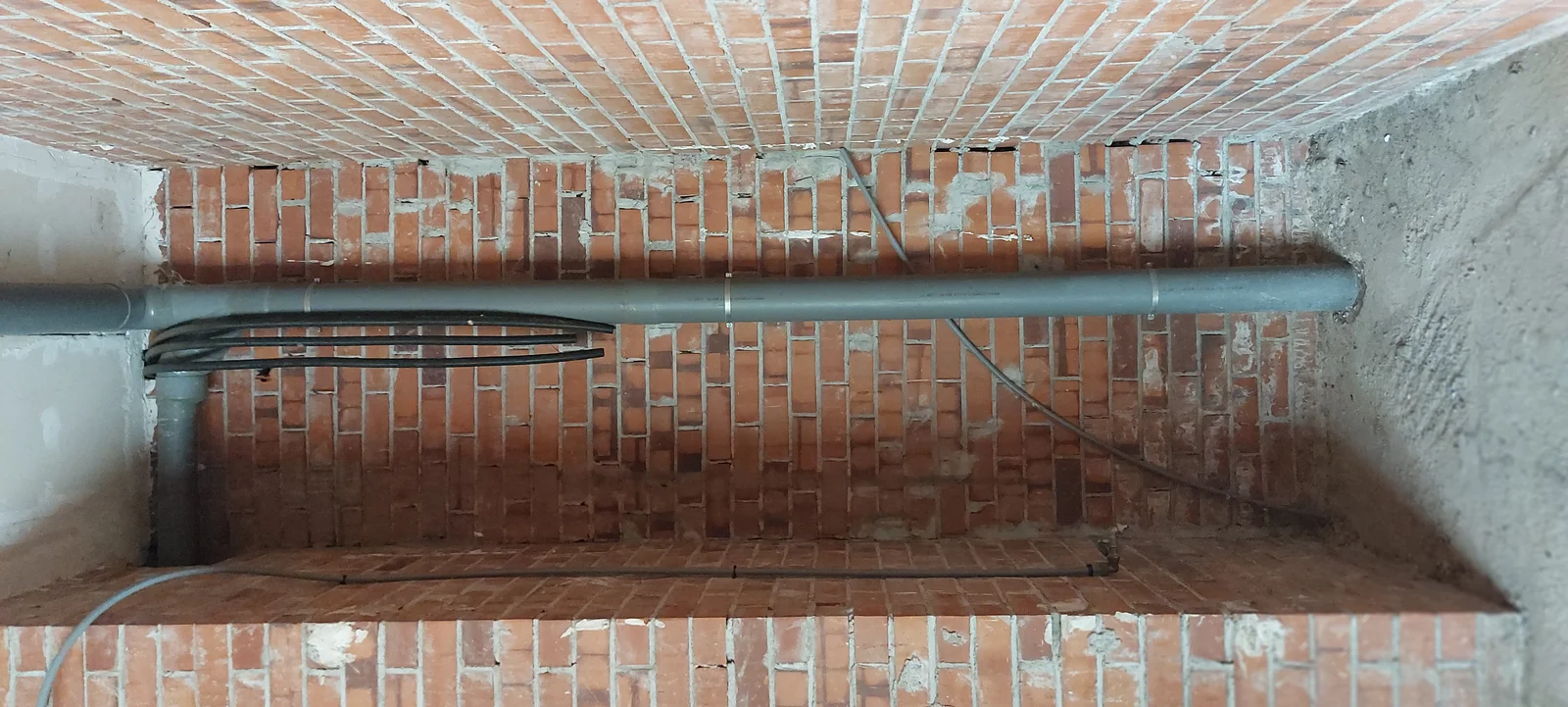 Commercial Of 83 M² In Girona, Spain