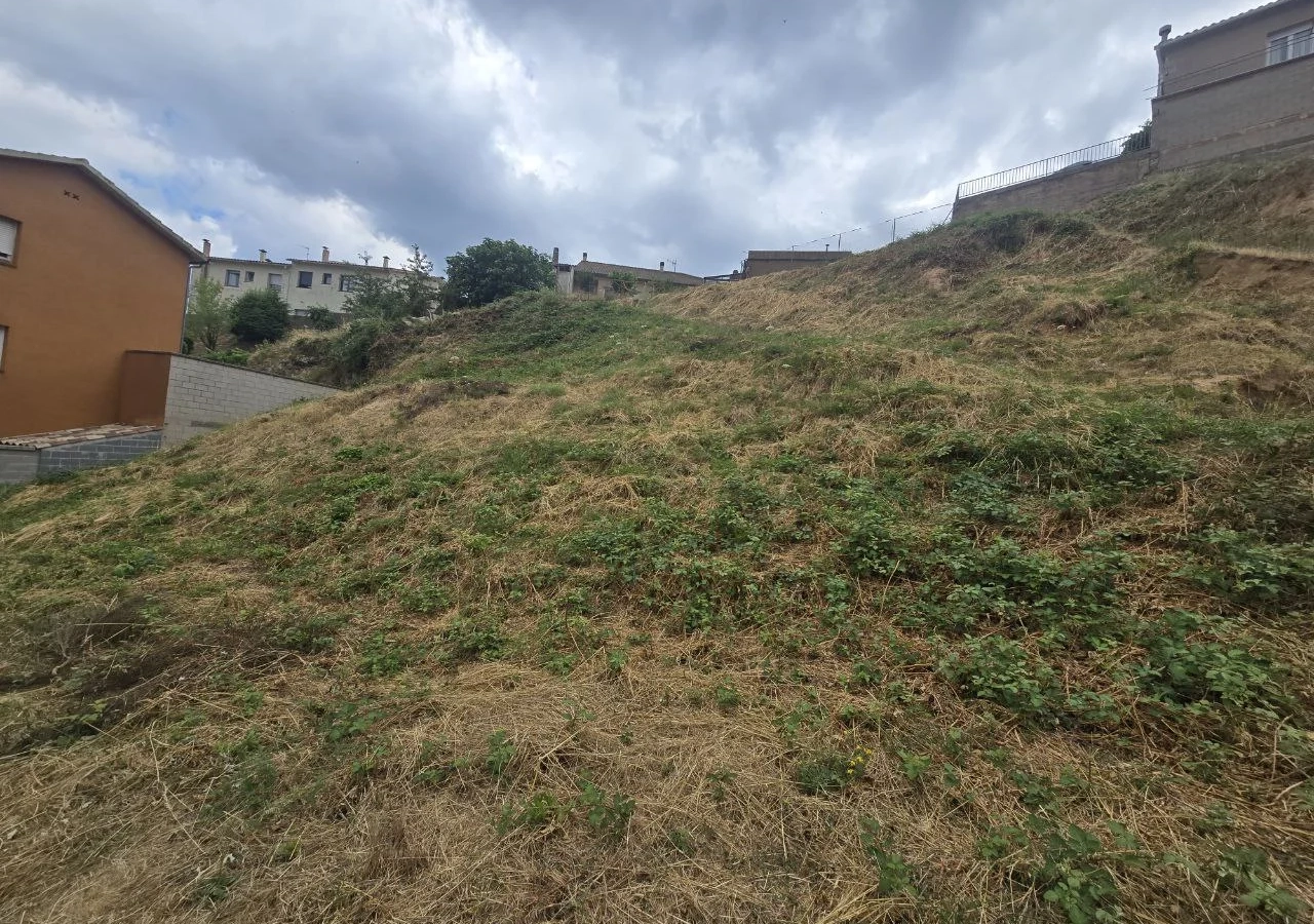 Land In Sant Hilari Sacalm, Spain (844 M² Plot)