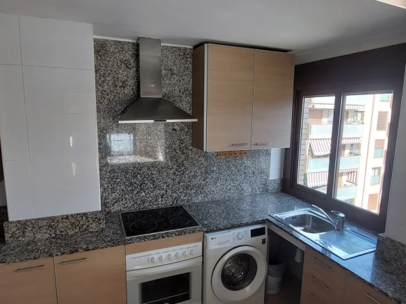 2-bedroom Flat In Lloret De Mar, Spain (87 M²)