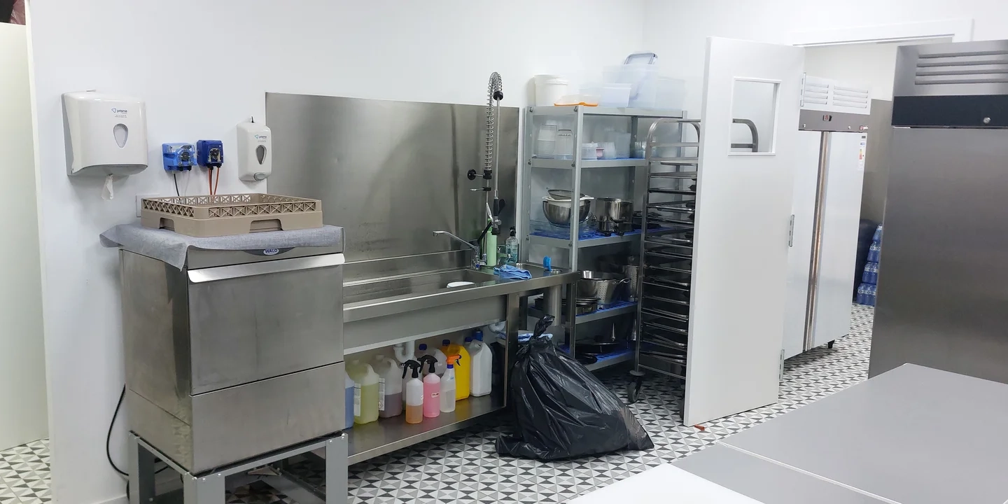 Commercial In Girona, Spain (81 M²)