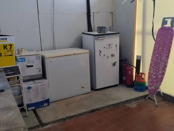 Commercial In L’escala, Spain (121 M²)