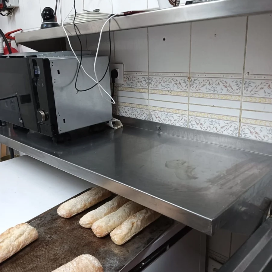 Commercial In L’escala, Spain (121 M²)