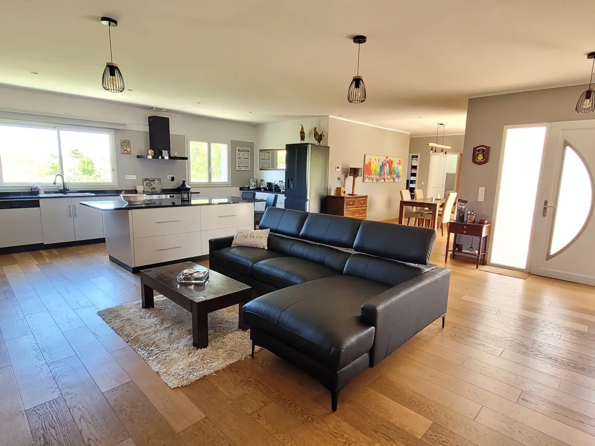 Detached House Of 180 M² In Alignan Du Vent, France