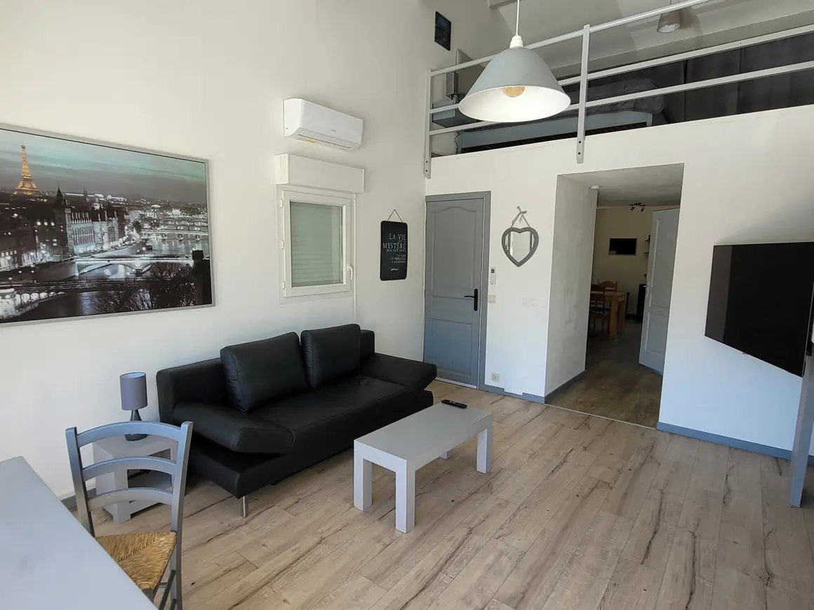 Detached House Of 180 M² In Alignan Du Vent, France