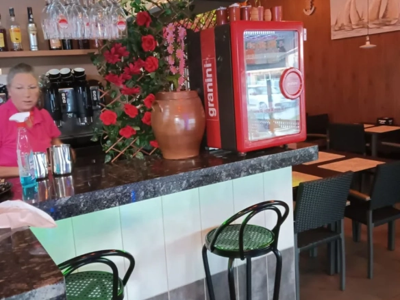 Commercial In L’escala, Spain (121 M²)