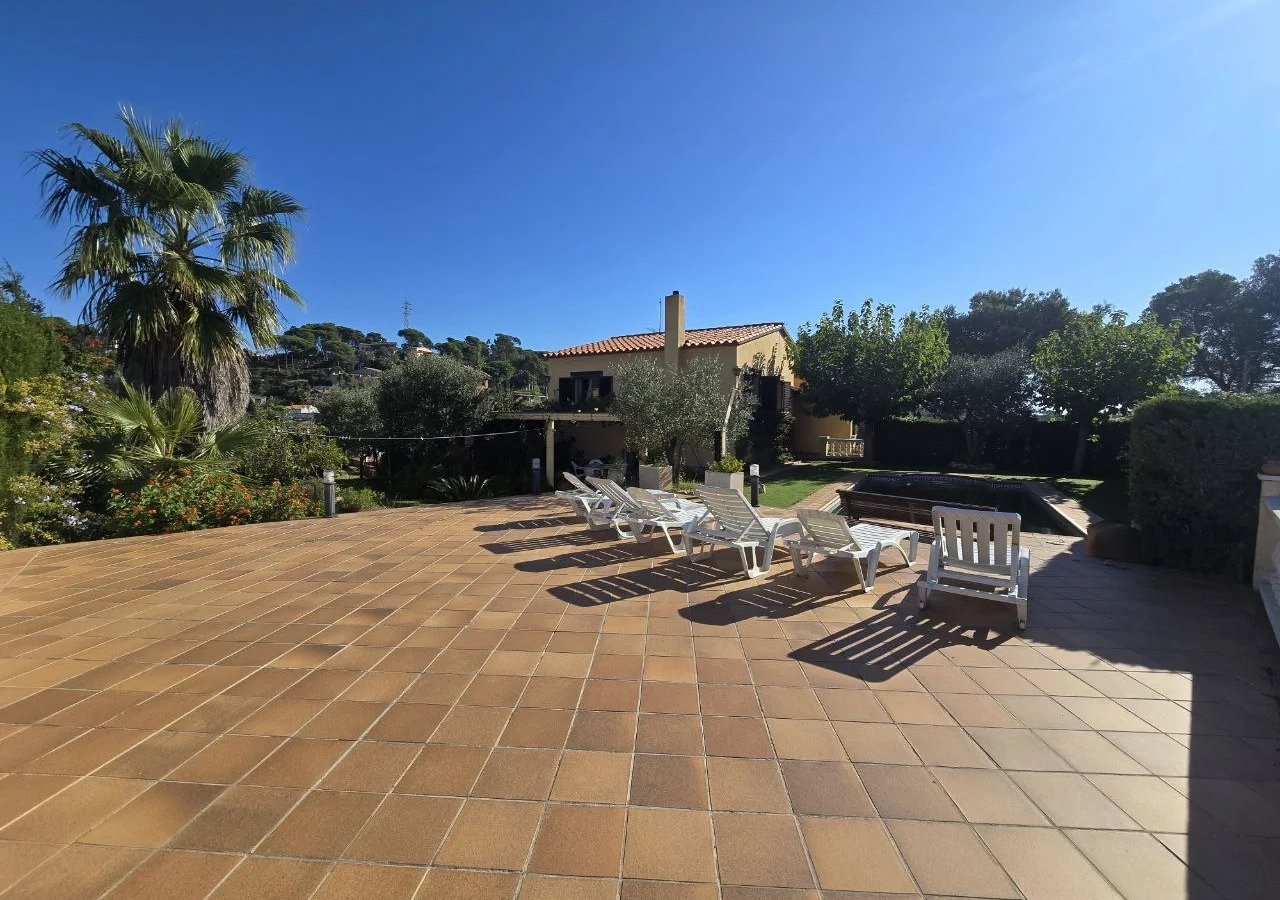 6-bedroom House In Begur, Spain (403 M²)