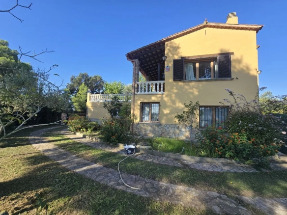 6-bedroom House In Begur, Spain (403 M²)