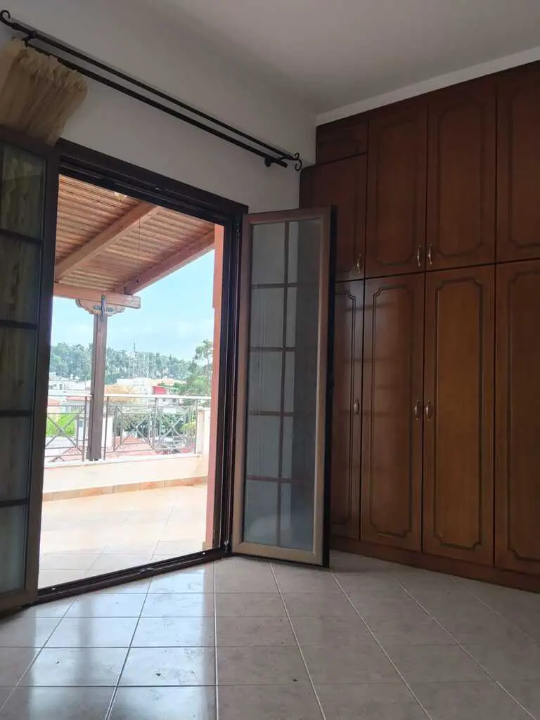 Detached House In Epirus, 300 M² With Multiple Features