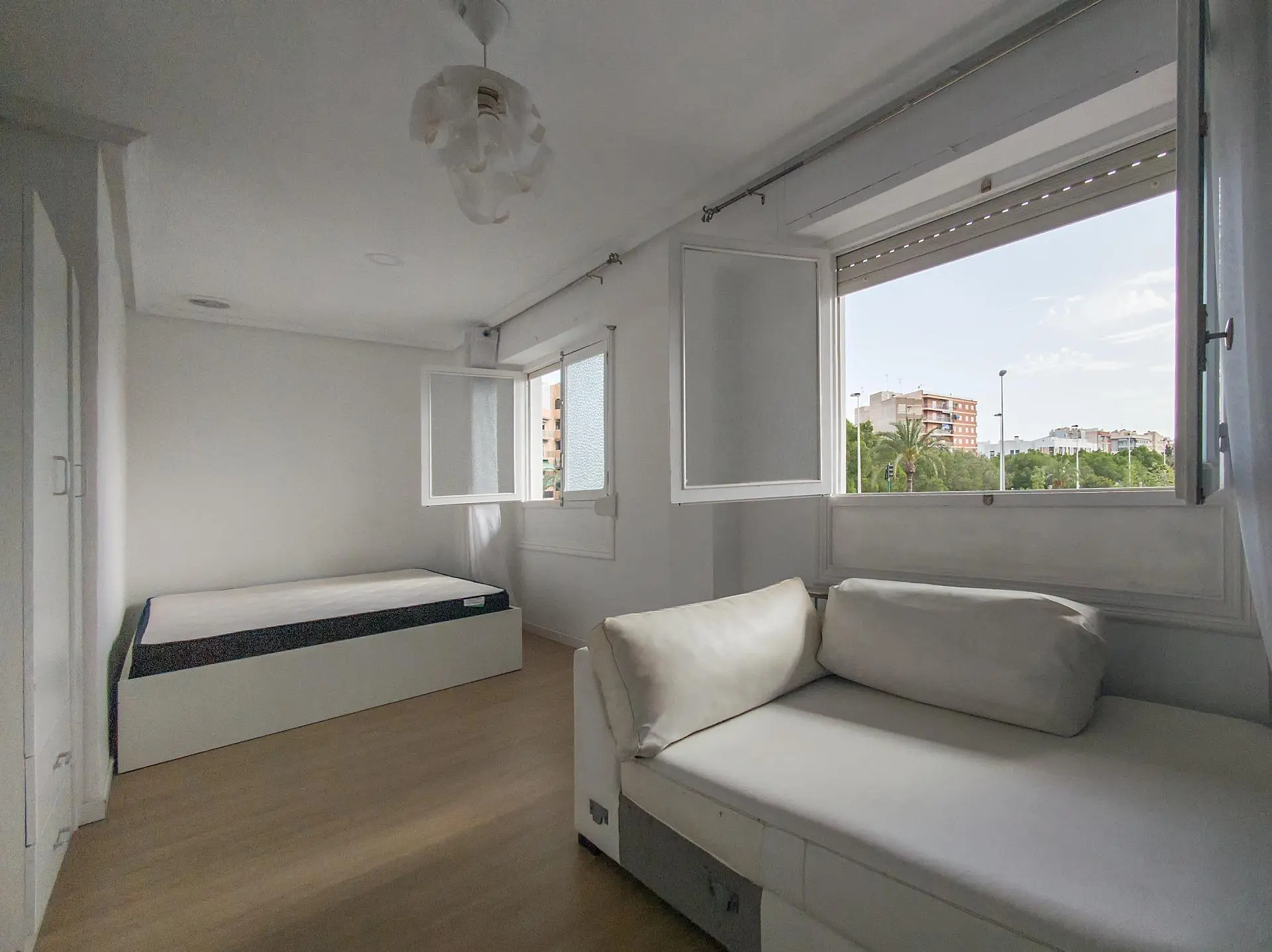 Apartment 86 M² In Elche, Spain