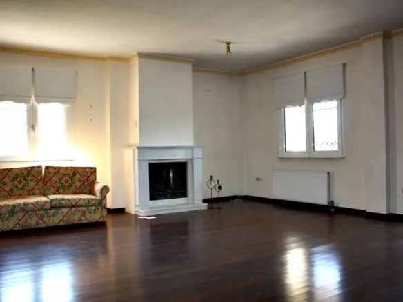 Villa Of 320 M² In The Suburbs Of Thessaloniki