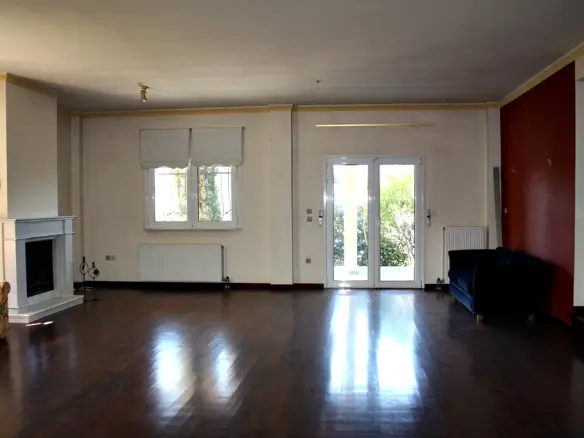 Villa Of 320 M² In The Suburbs Of Thessaloniki