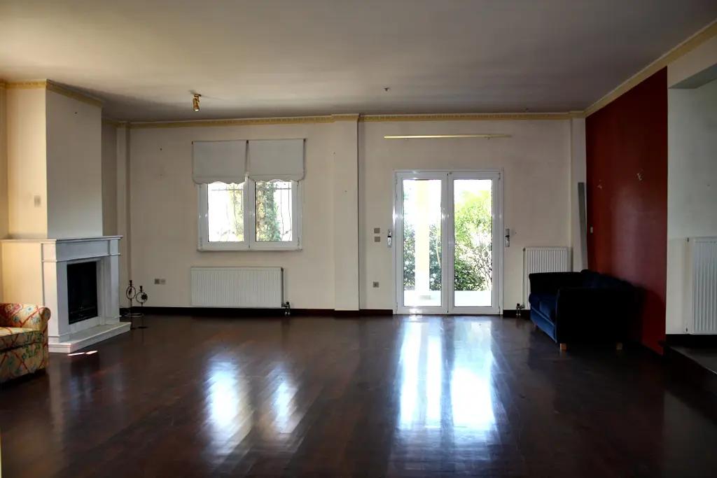 Villa Of 320 M² In The Suburbs Of Thessaloniki