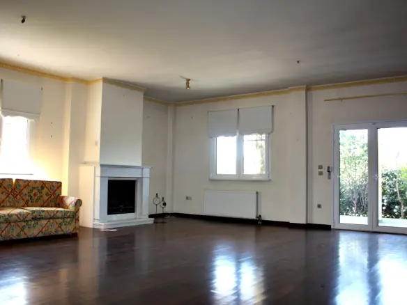 Villa Of 320 M² In The Suburbs Of Thessaloniki