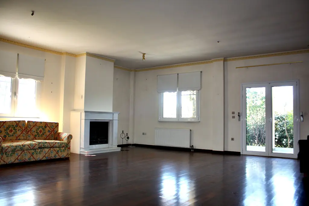 Villa Of 320 M² In The Suburbs Of Thessaloniki