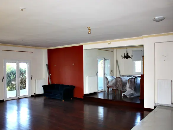 Villa Of 320 M² In The Suburbs Of Thessaloniki