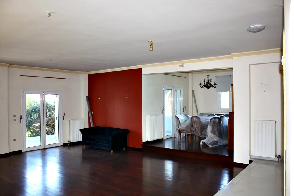 Villa Of 320 M² In The Suburbs Of Thessaloniki