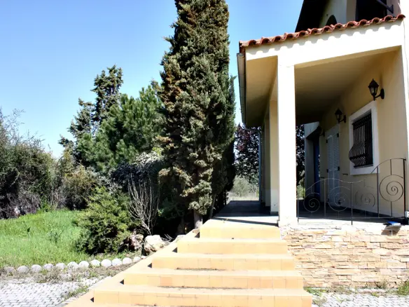 Villa Of 320 M² In The Suburbs Of Thessaloniki