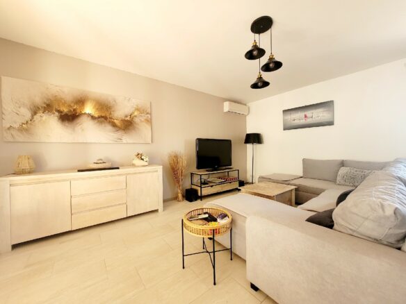 Villa With 3 Independent Studios In [location] Of 200 M²