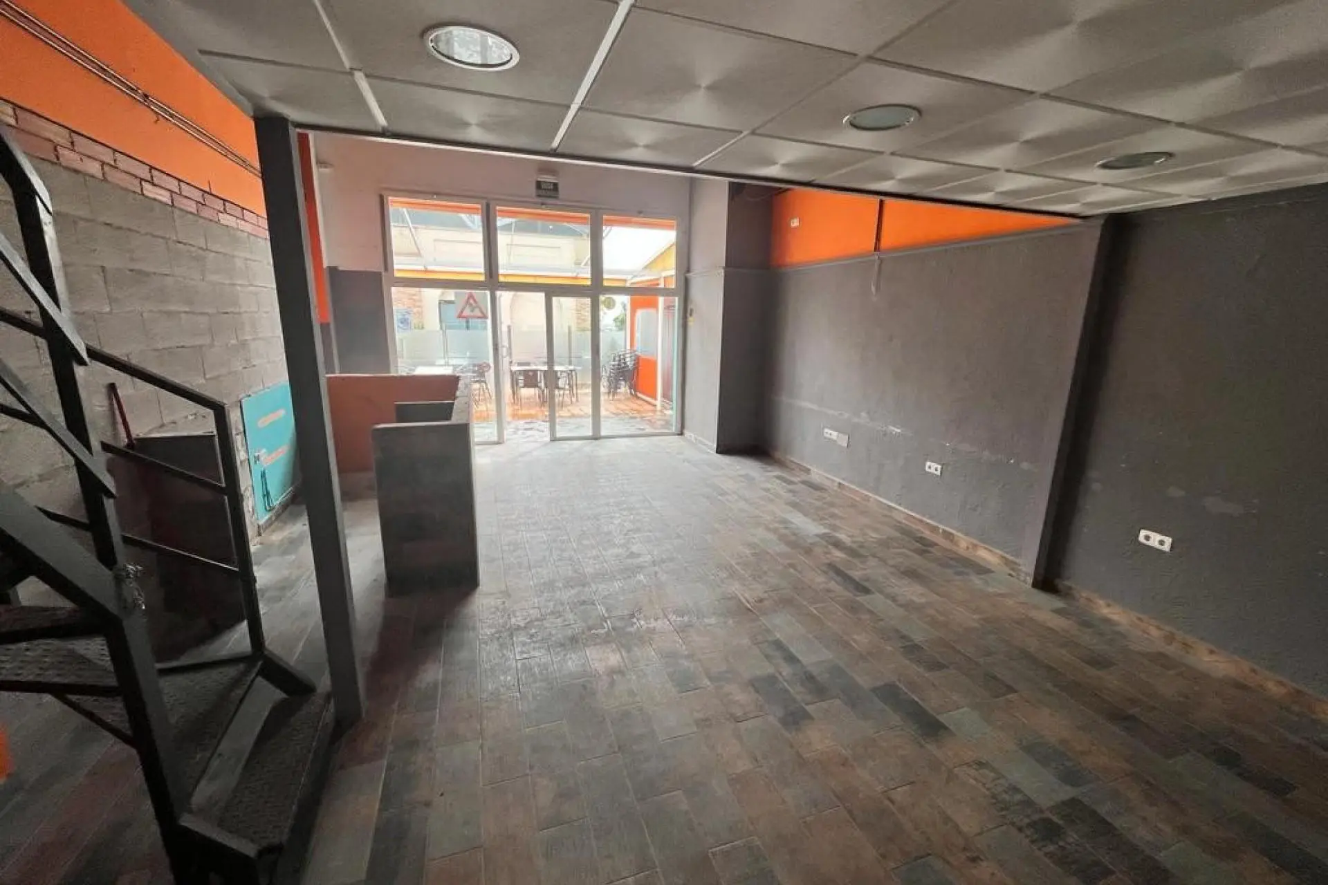 Commercial Unit Of 72 M² In Algorfa, Spain