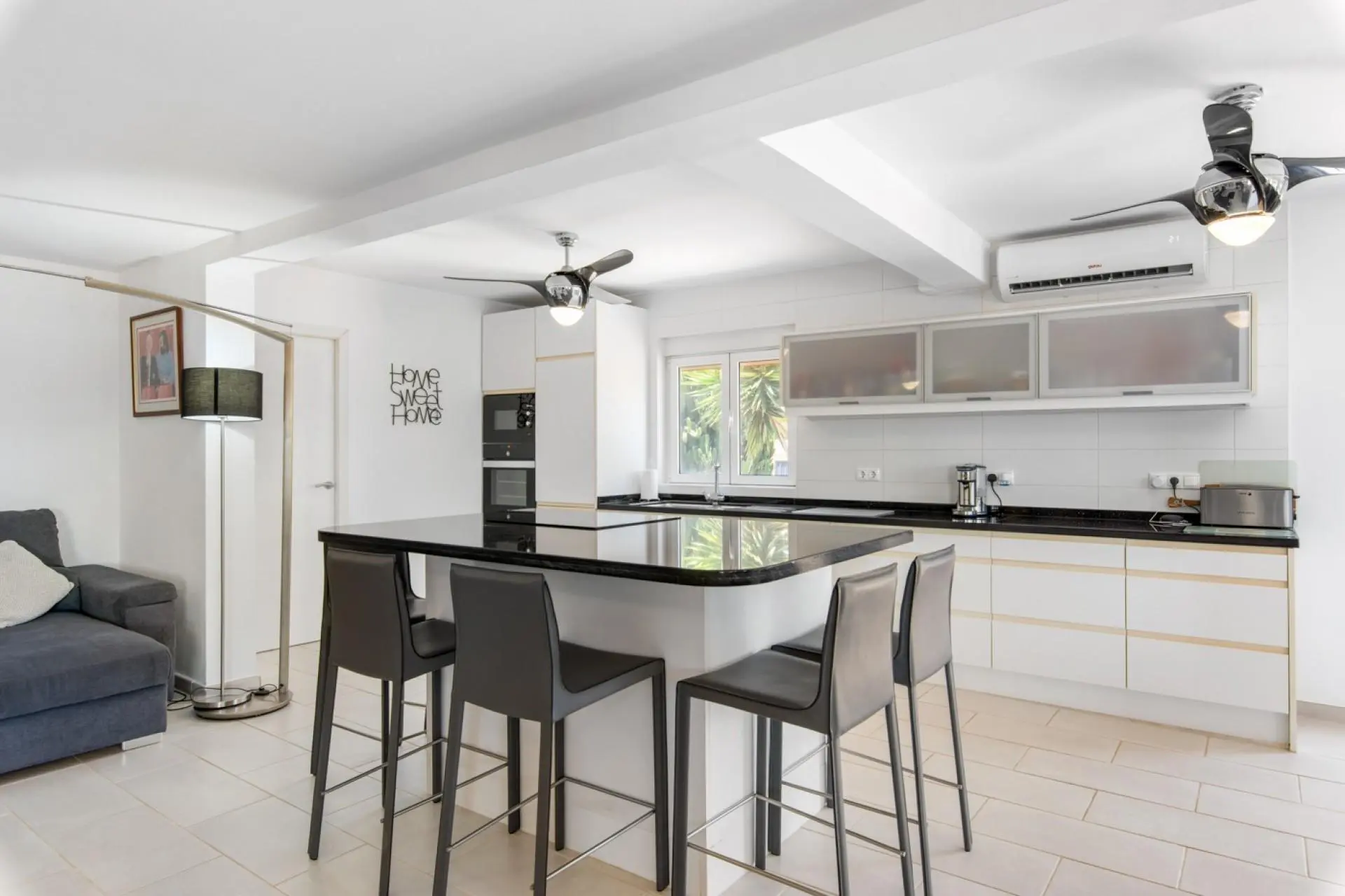 Villa Of 540 M² In Catral, Spain