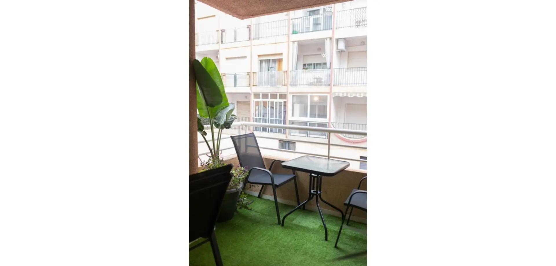 Apartment Of 80 M² In Torrevieja, Spain