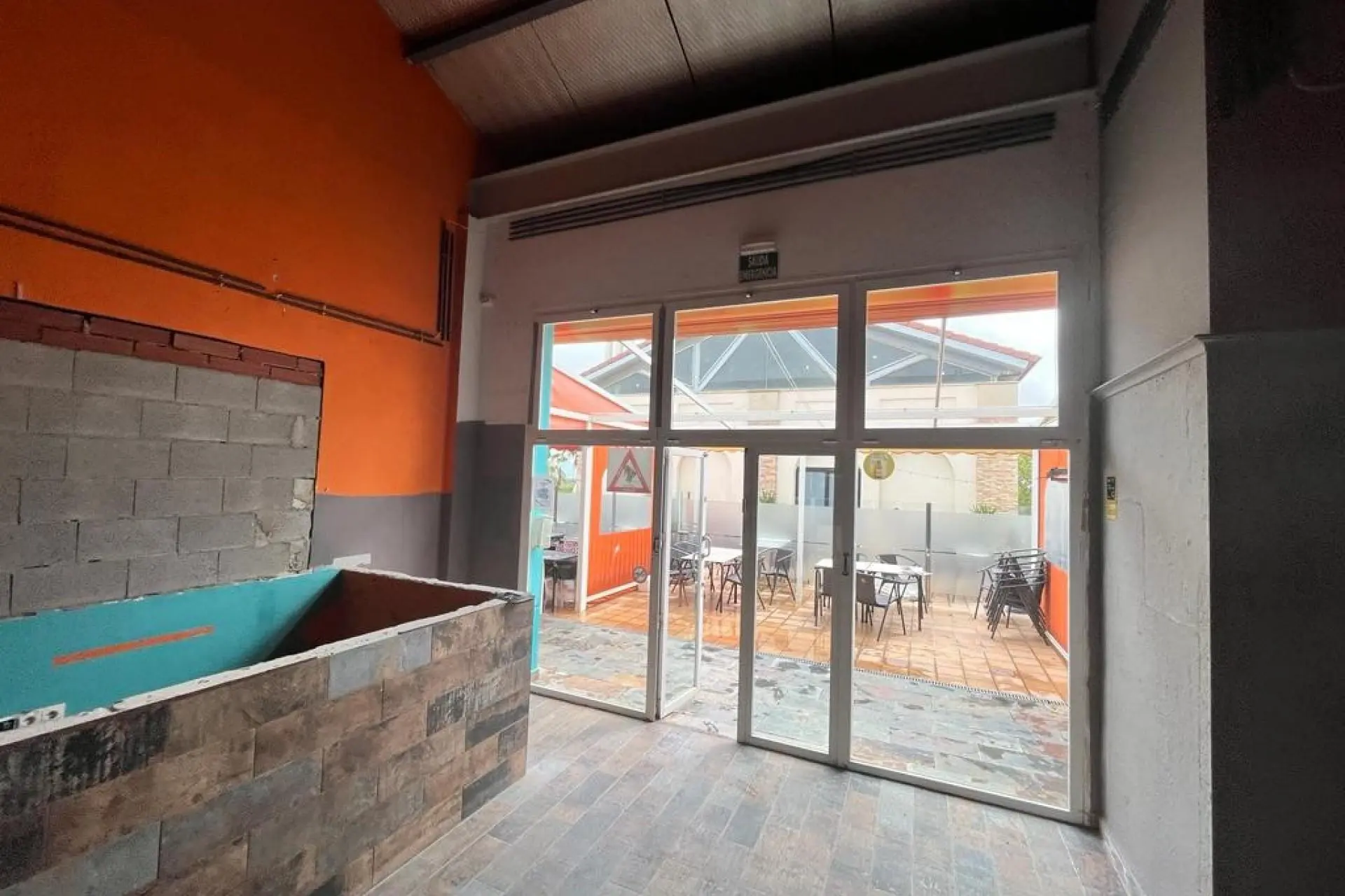 Commercial Unit Of 72 M² In Algorfa, Spain