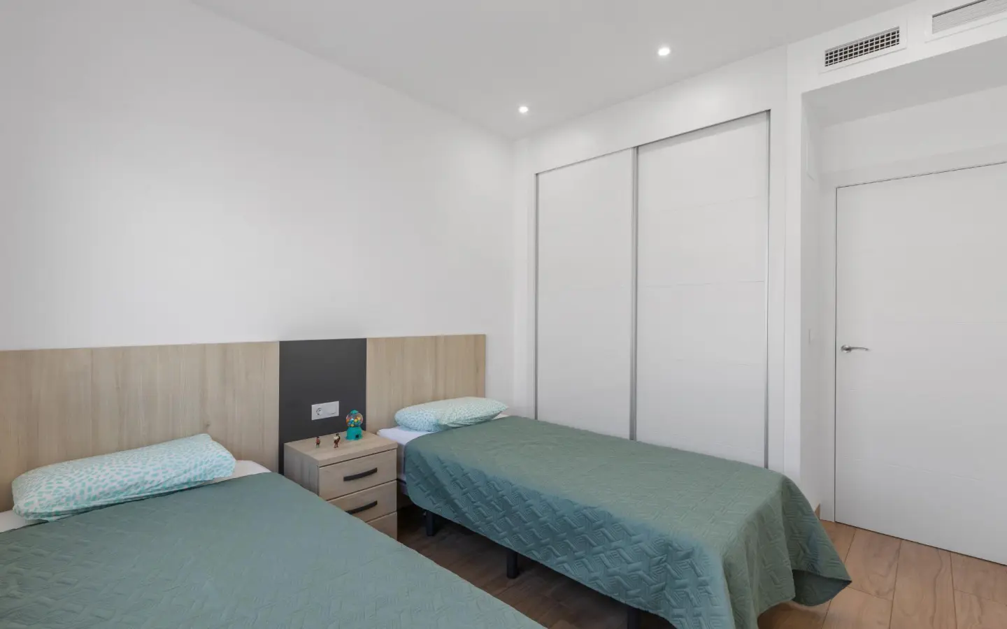 2-bedroom Penthouse In Torrevieja, Spain (72 M²)