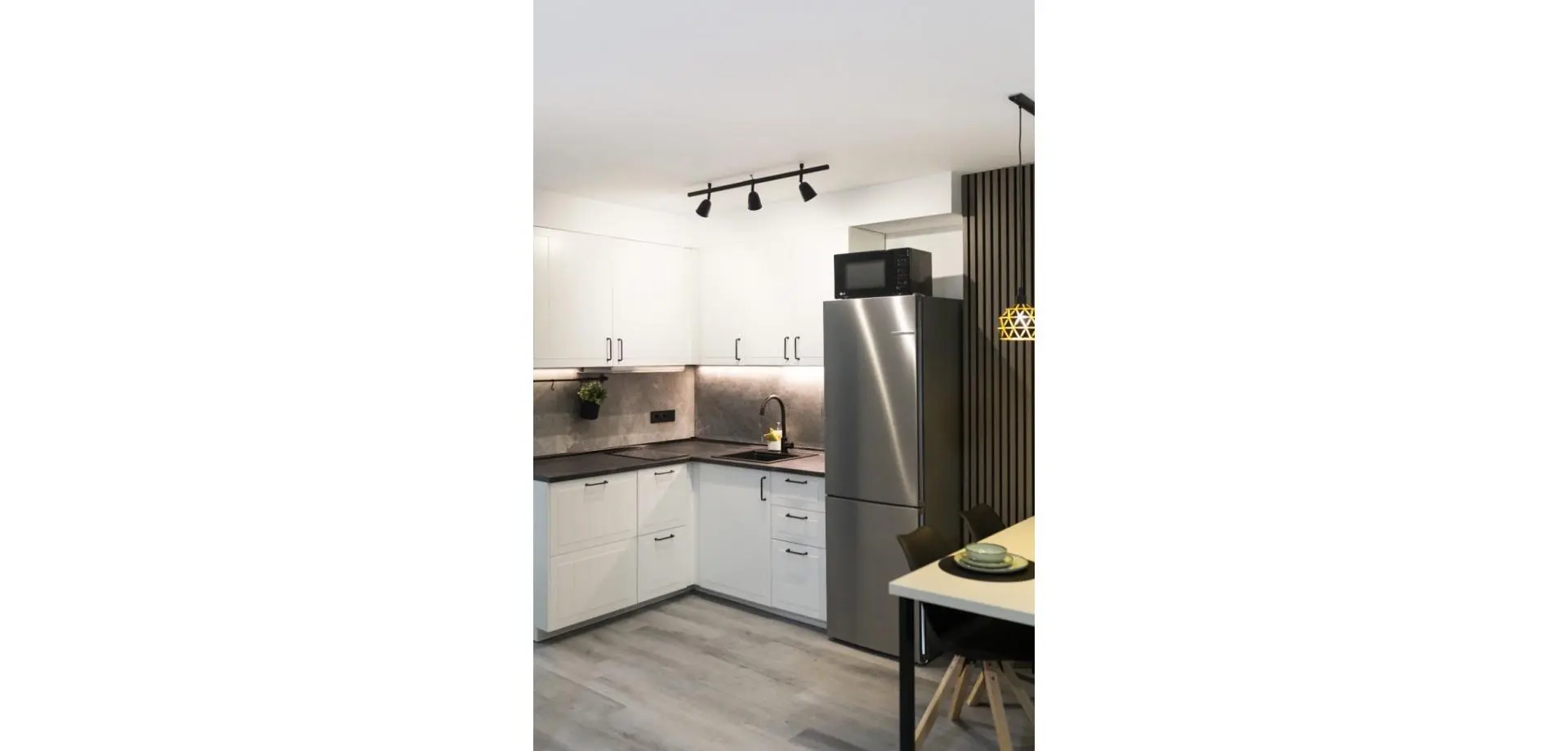 Apartment Of 80 M² In Torrevieja, Spain