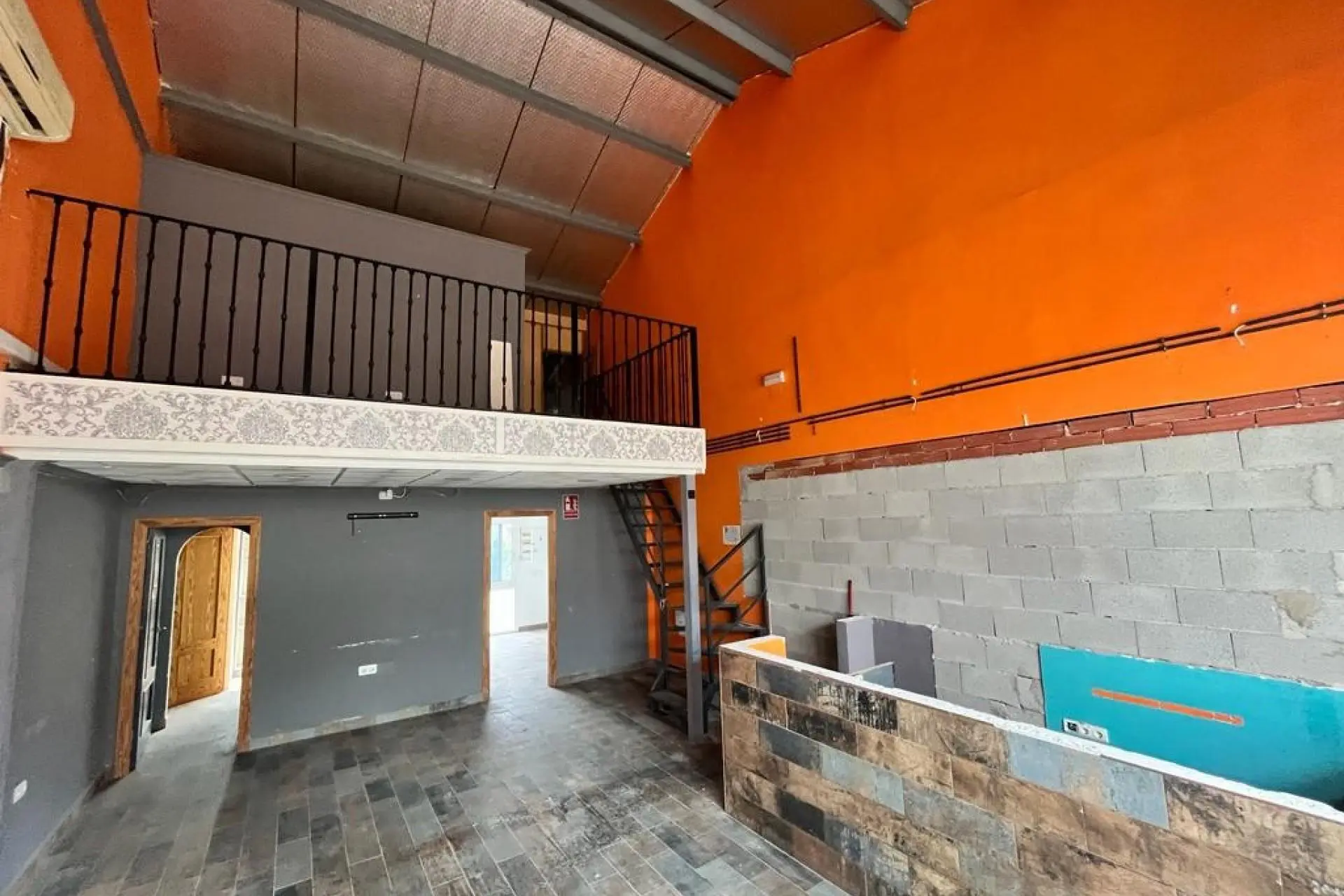 Commercial Unit Of 72 M² In Algorfa, Spain