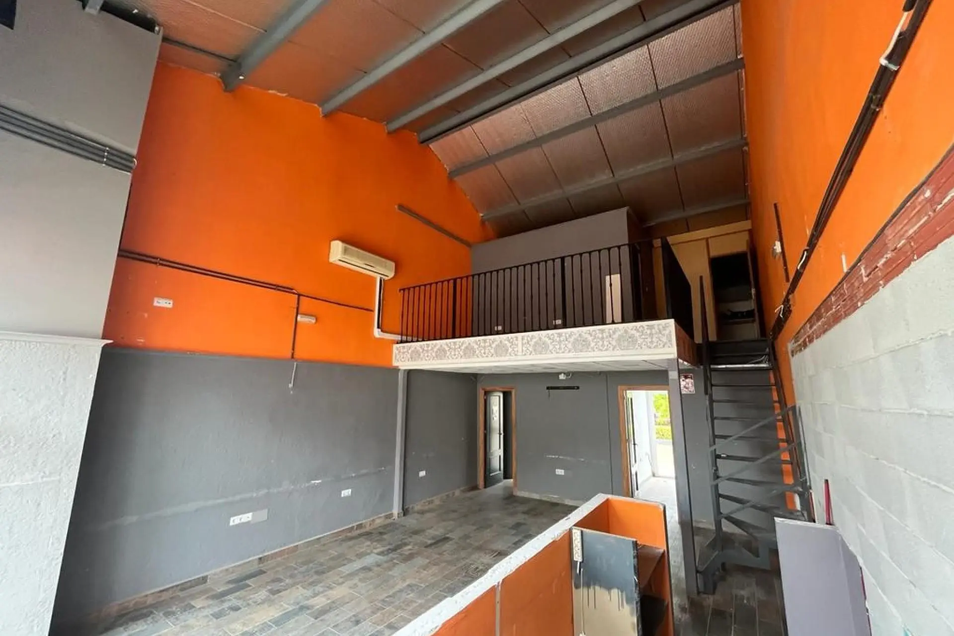 Commercial Unit Of 72 M² In Algorfa, Spain