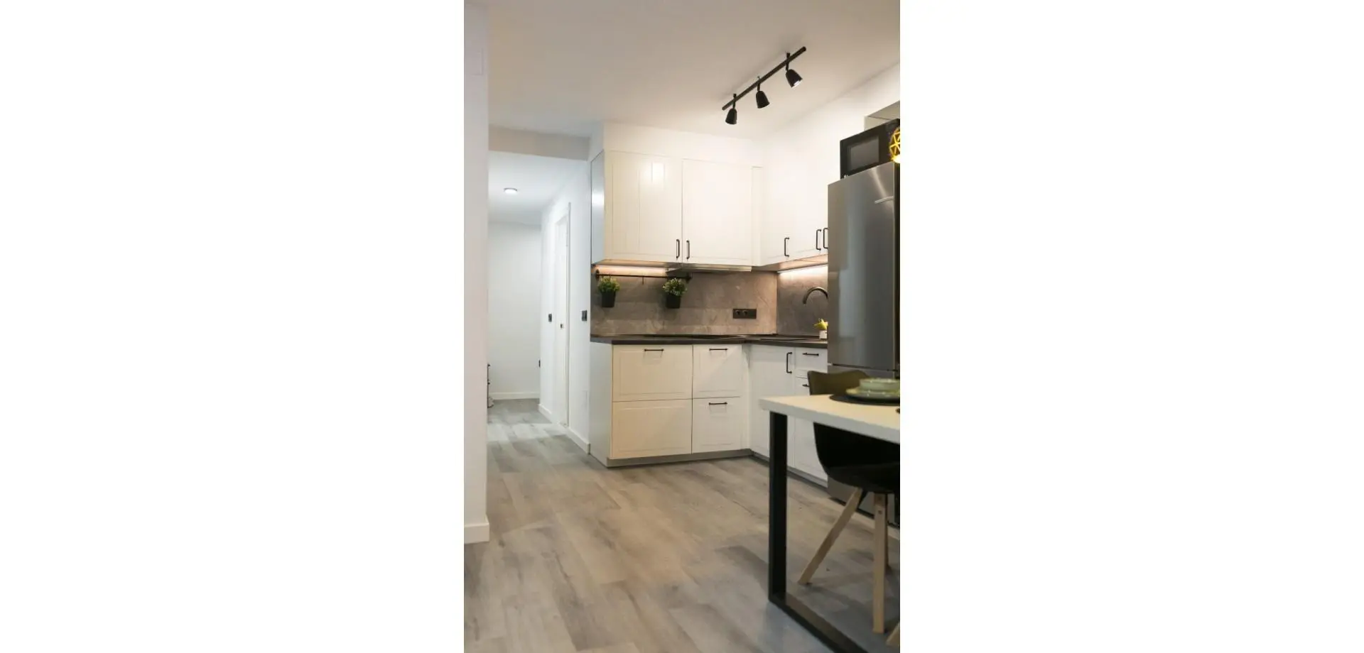 Apartment Of 80 M² In Torrevieja, Spain