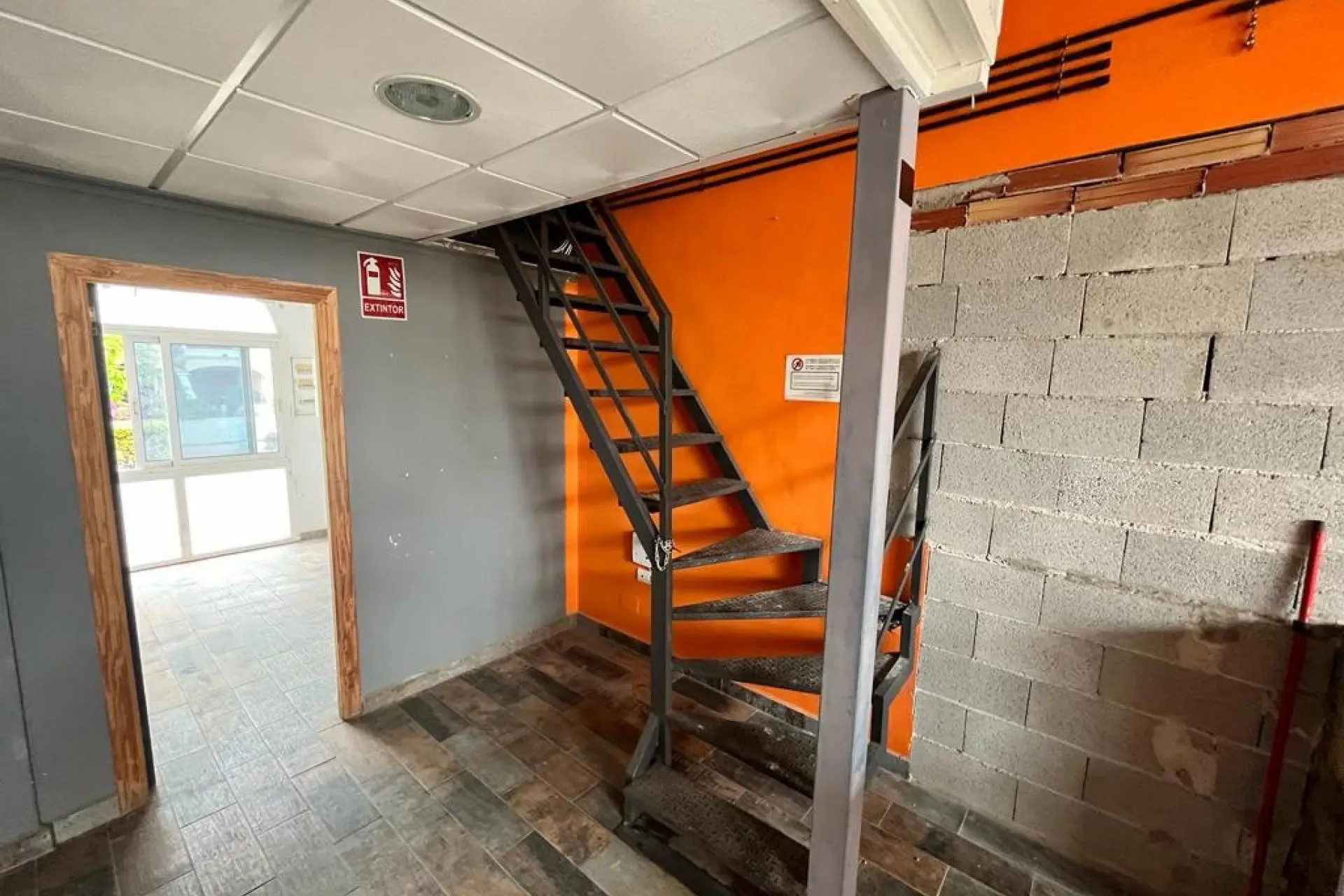 Commercial Unit Of 72 M² In Algorfa, Spain